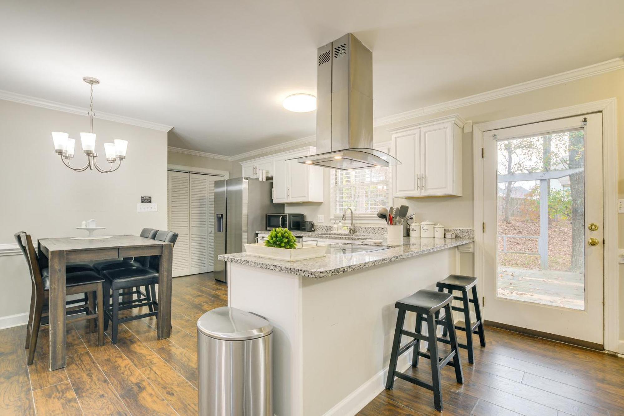 Serene Family Home With Deck In Knightdale! 외부 사진